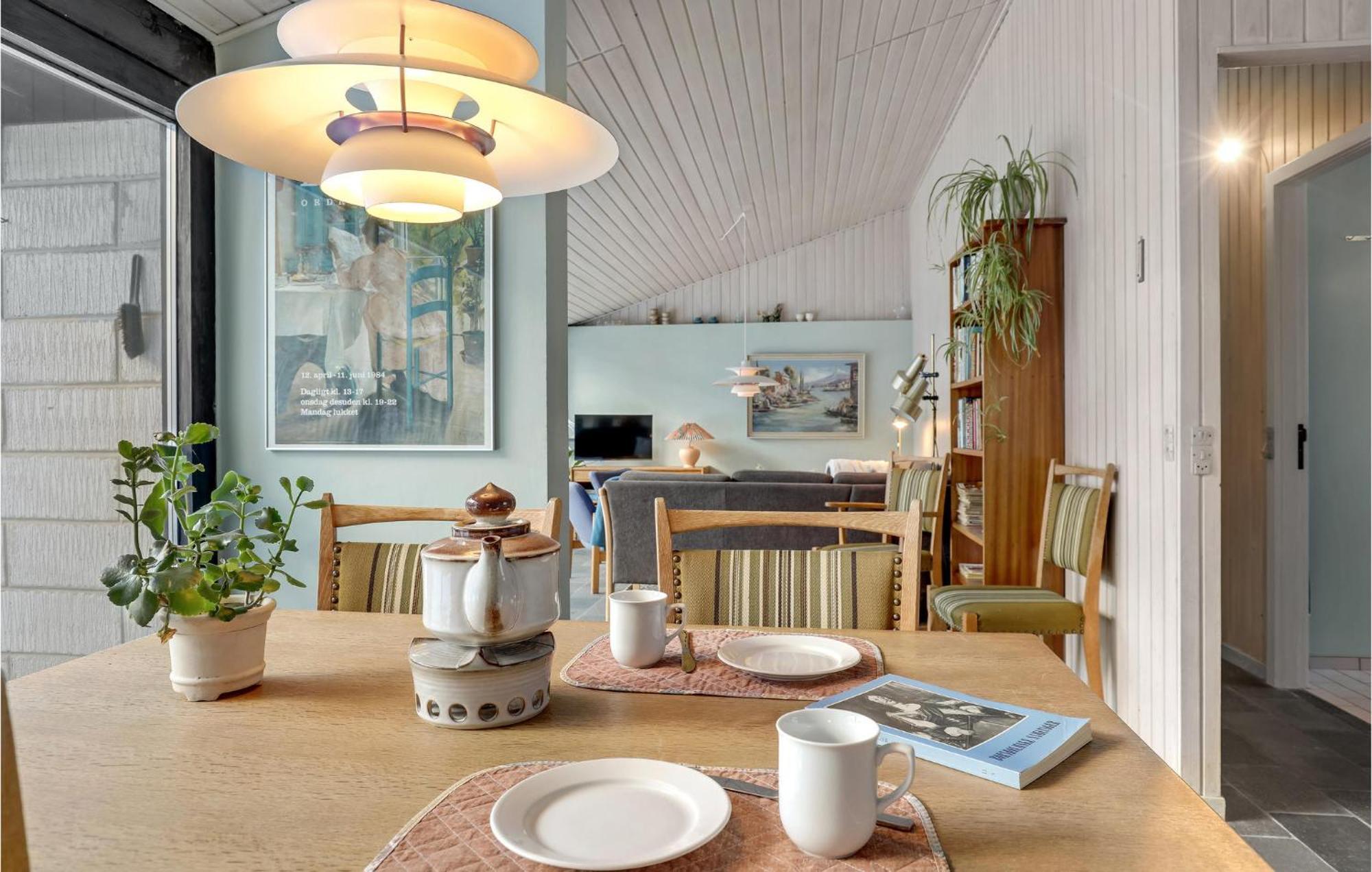 3 Bedroom Awesome Home In Neksø Buitenkant foto