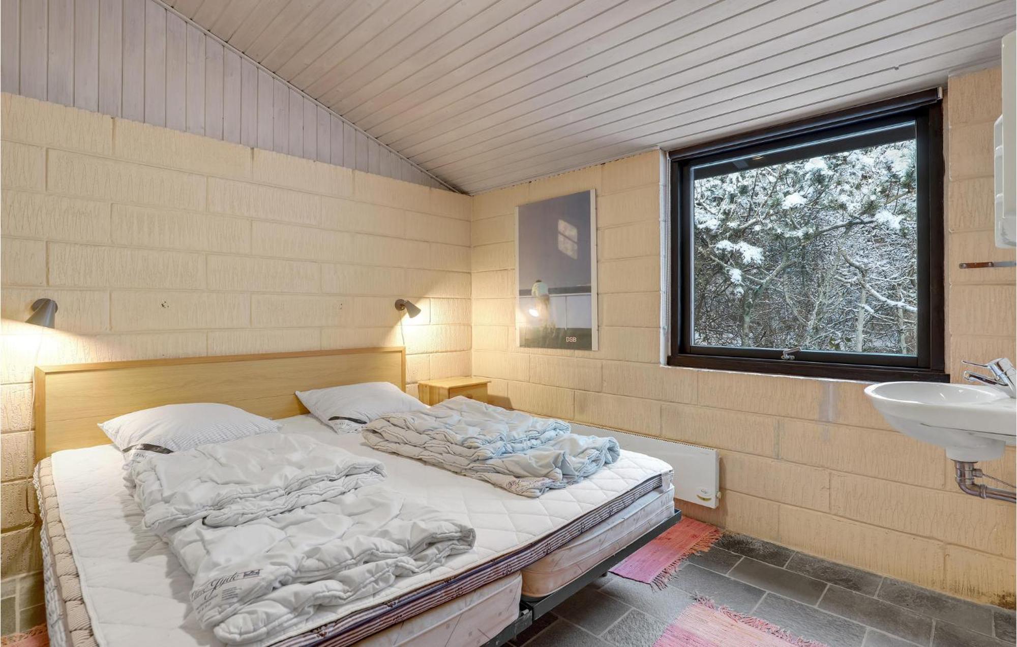 3 Bedroom Awesome Home In Neksø Buitenkant foto